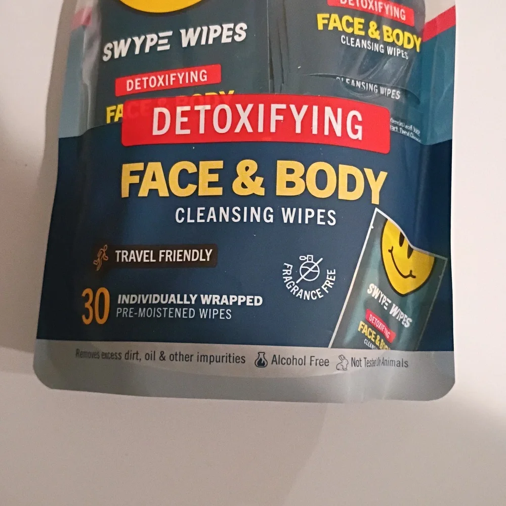Swype Wipes Detoxifying Face & Body Cleansing Wipes. 30 Pre-moistened Wipes